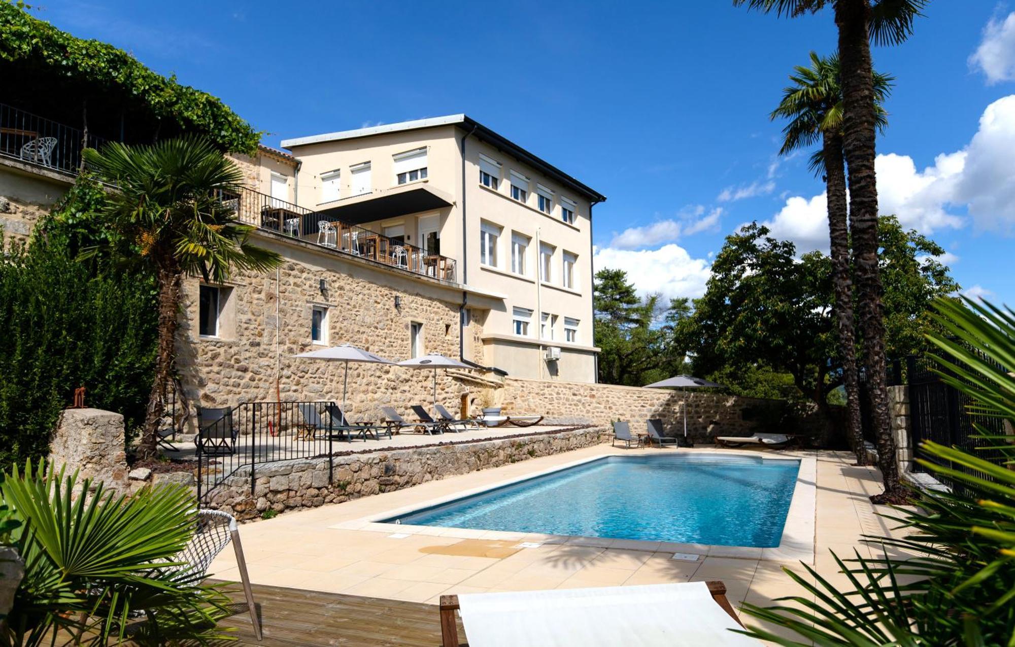Domaine De La Pinede Guest house