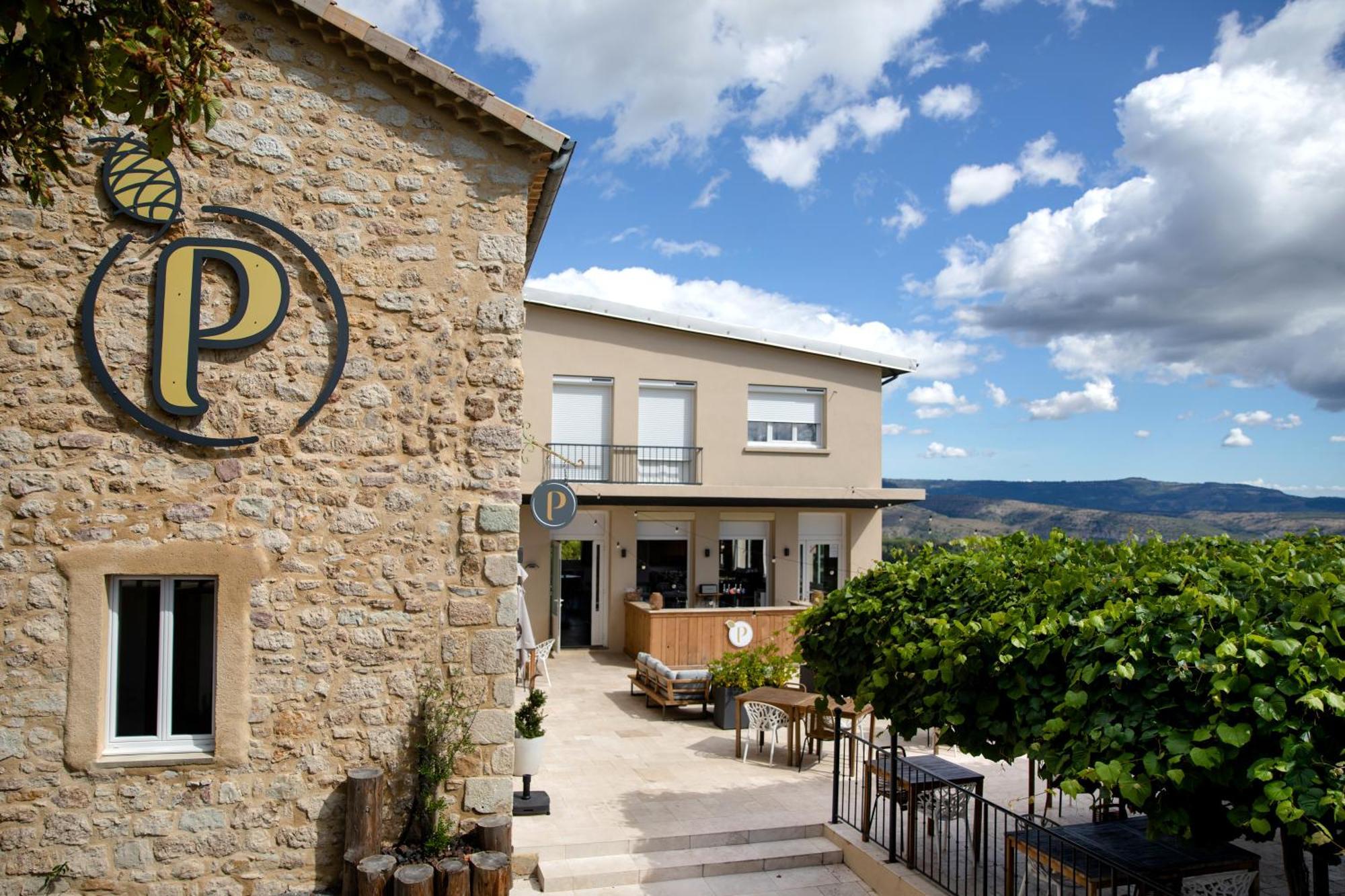 Domaine De La Pinede Guest house