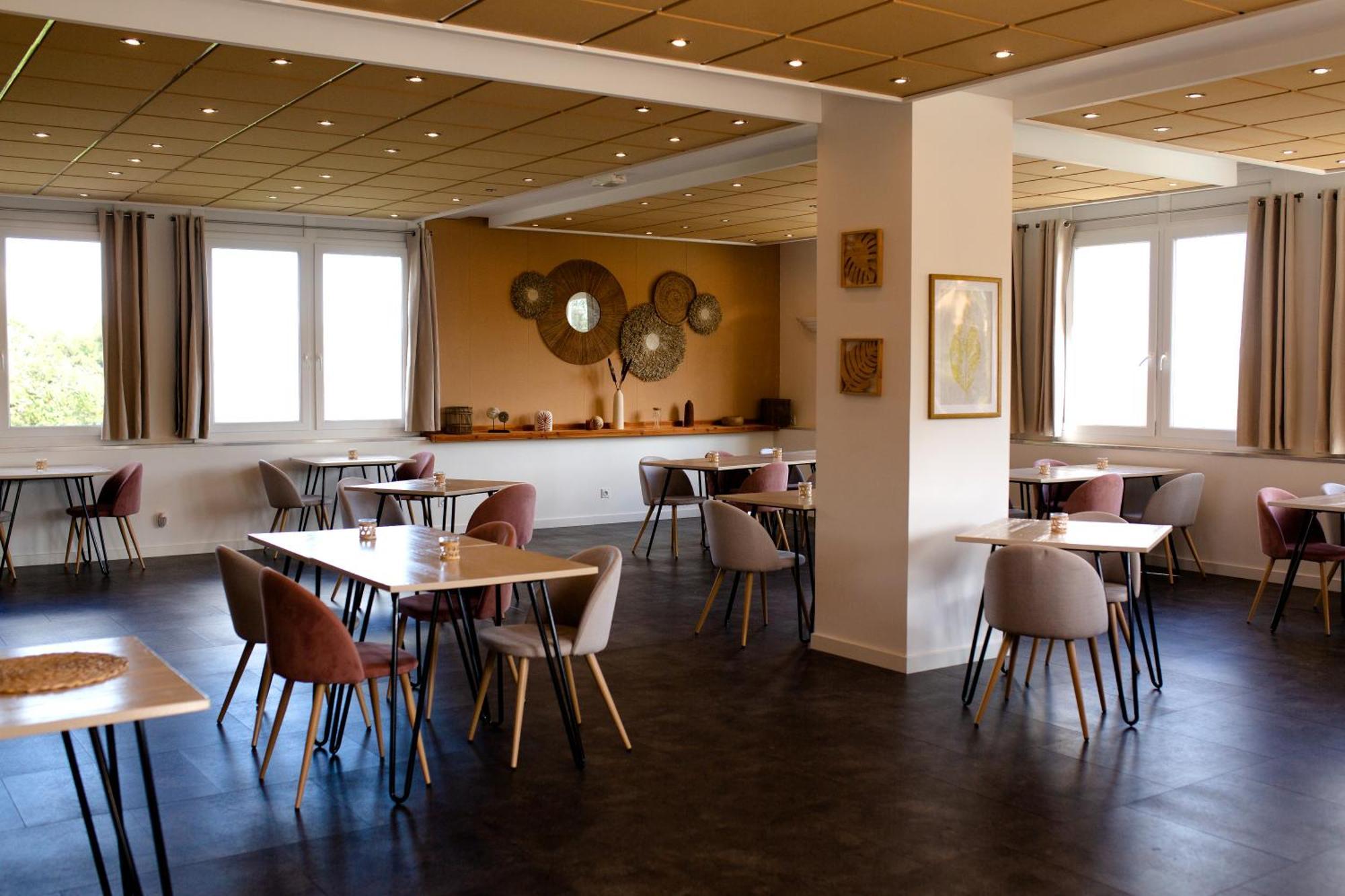 Guest house Domaine De La Pinede 2*